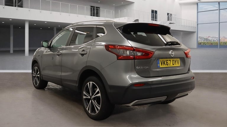 2017 Nissan Qashqai 1.5 dCi N-Connecta 5dr ++ ULEZ / PANROOF / NAV / CAMERA / DAB ++ HATCHBACK Di...