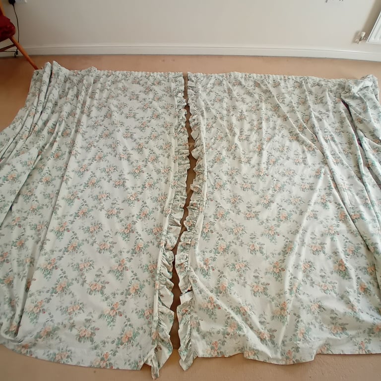 Vintage Laura Ashley 6.5m Louise floral curtains, Pelmet & tie backs