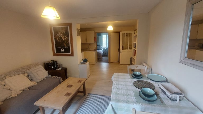 Large property and commercial opportunity in Cabrerets, Midi-Pyrenees (Occitanie)