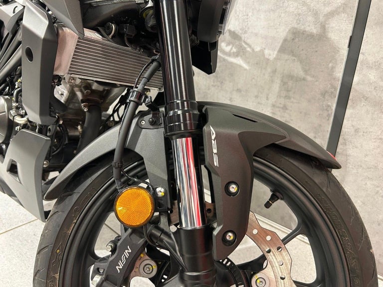 75/2025 Honda CB125R - ONLY 532 MILES!! - STUNNING!