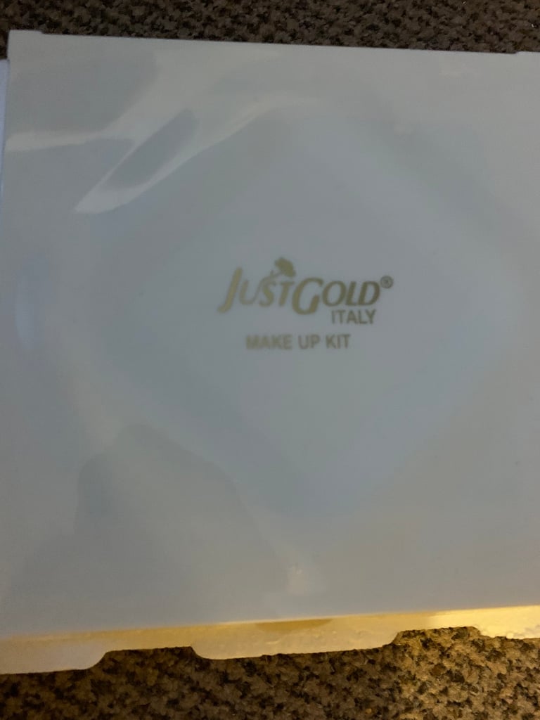 Make up kit 