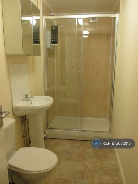 6 bedroom house in Garmoyle Road, Liverpool, L15 (6 bed) (#2672818)