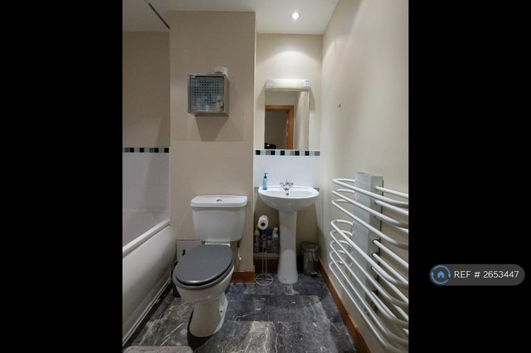 2 bedroom flat in Vista Court, Ipswich, IP2 (2 bed) (#2653447)