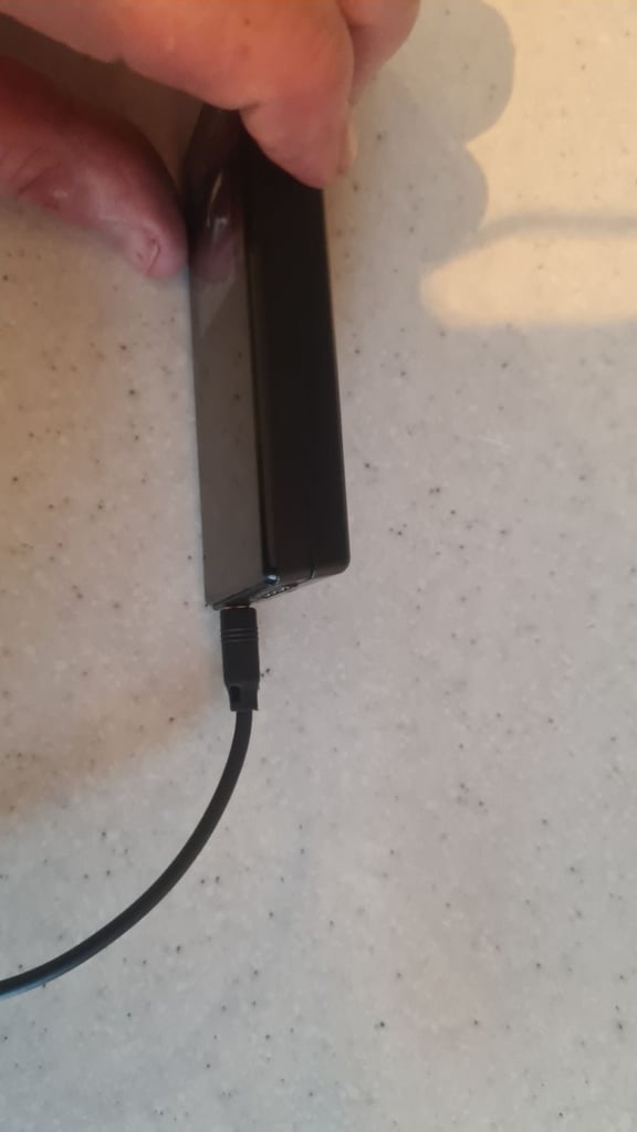 Samsung s5 tilt and slide speaker 2gb mp3 player. Fully Working and in great condition