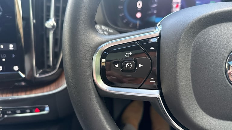 2023 Volvo XC60 2.0 T8 [455] RC PHEV Ultimate Dark 5dr AWD Gtron Estate Estate Hybrid Automatic