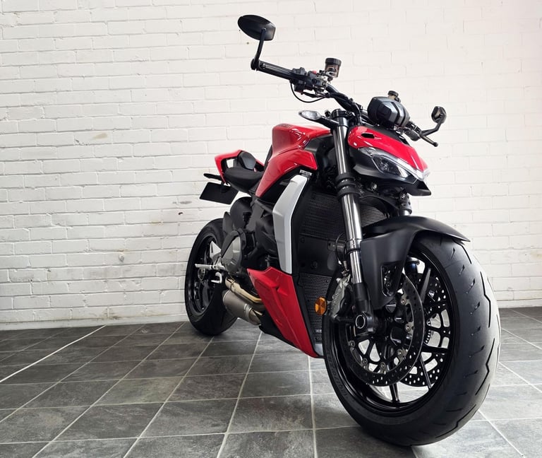 Ducati Streetfighter 955 V2