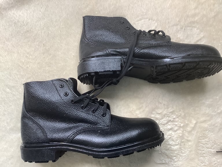 image for BLACK LEATHER ARMY/WORK BOOTS - NEVER WORN