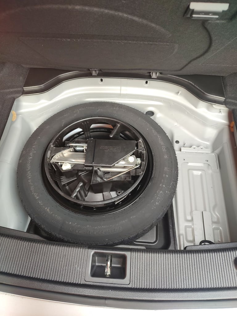 Mercedes-Benz C Class 1.8 C200 CGI Blue Efficiency Avantgarde Saloon 4dr Petrol