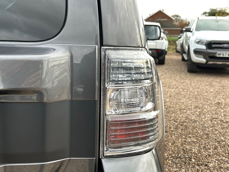 2016 Mitsubishi Shogun 3.2 DI-DC SG3 SUV 5dr Diesel Auto 4WD Euro 6 LWB (187 ps) ESTATE Diesel Au...