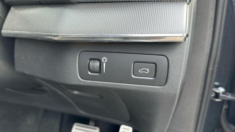 2022 Volvo XC90 2.0 B5D [235] R DESIGN 5dr AWD Geartronic ESTATE DIESEL Automatic