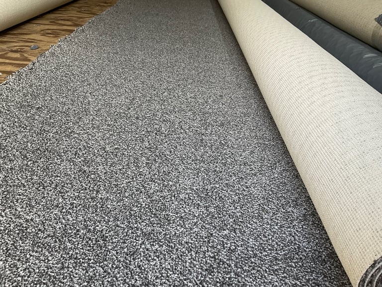 image for New 5 x 4m twist pile carpet.