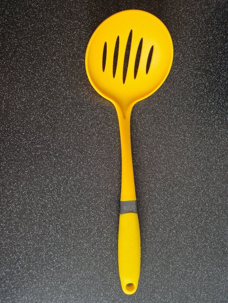 4 piece kitchen utensils - used but in good condition