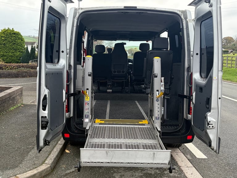 2017 Renault Master SL28dCi 110 Business WHEELCHAIR ACCESS/CAMPER PANEL VAN Diesel Manual