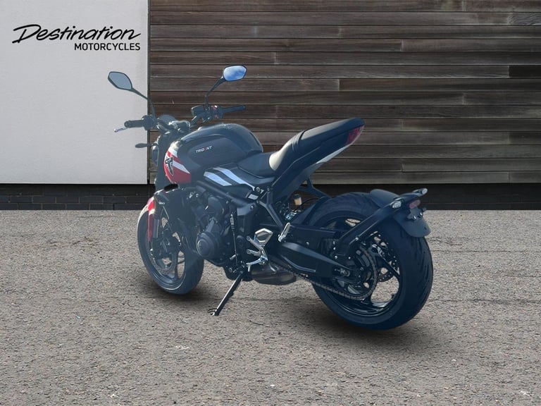 2025 Triumph Trident 660 PREMIUM TWIN COLOUR Petrol black 6 Speed