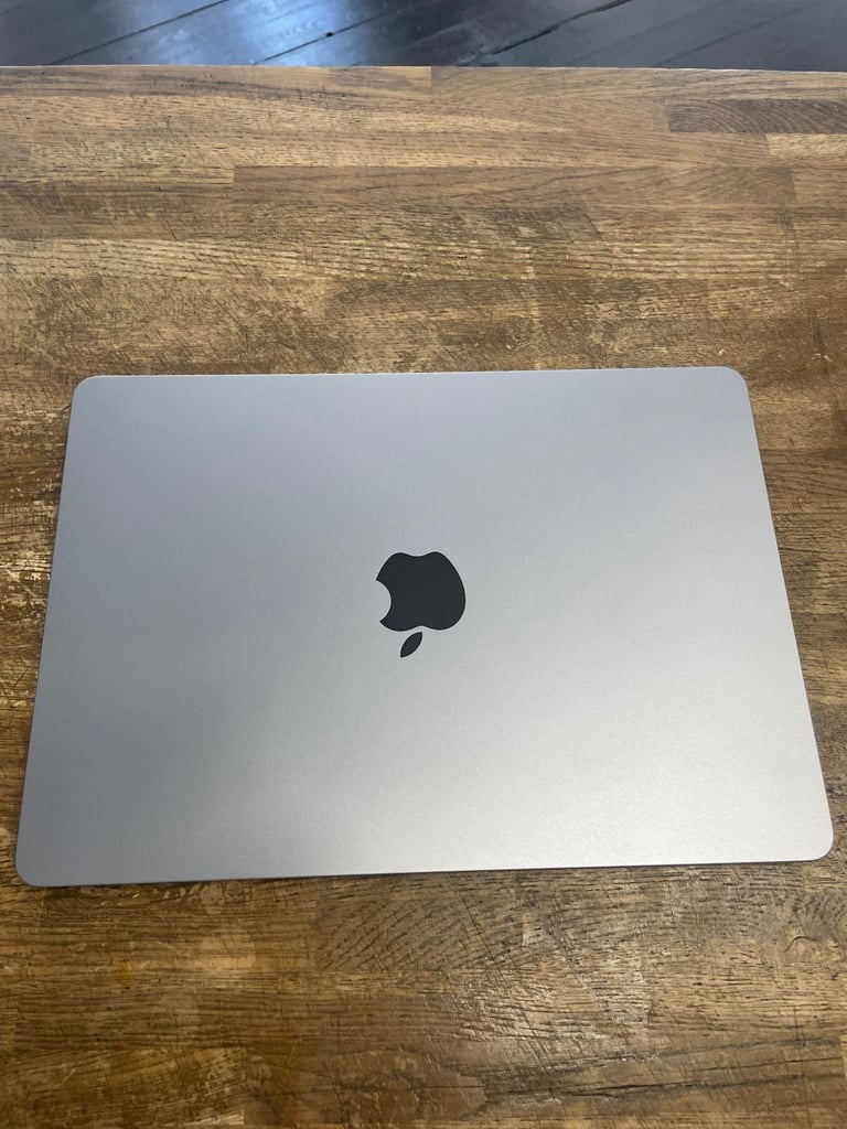 Apple MacBook Air M2 13-inch 2022 8 CPU 8 GPU 3.49GHz 8GB RAM 256GB SSD Space Gray Logic Pro