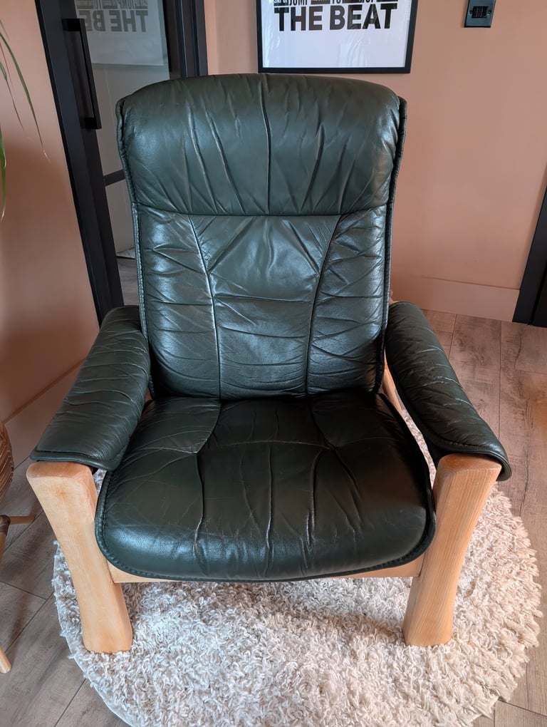 Ekrones Stressless Dark Green Recliner Chair