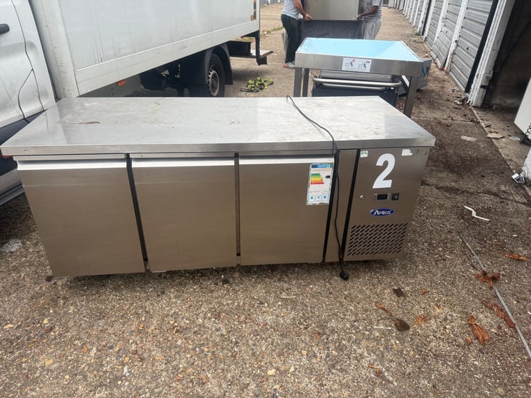 Commercial undercounter fridge 3 doors cafe restaurant 