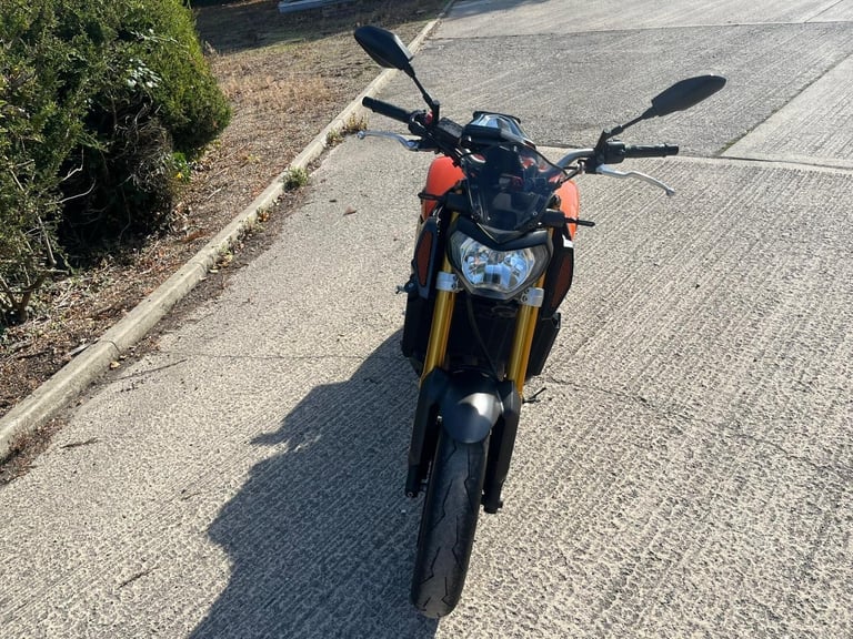 2015 15 YAMAHA MT-09 NAKED MT09 900 TRIPLE 12k MILES MT 09 900