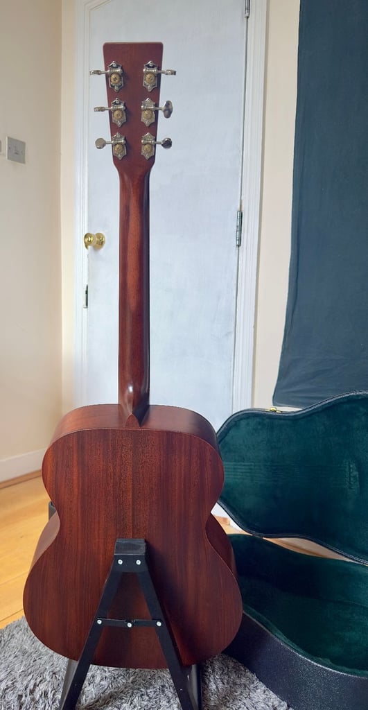 Martin 000-15M All Solid Mahogany Acoustic Guitar + Hard Case