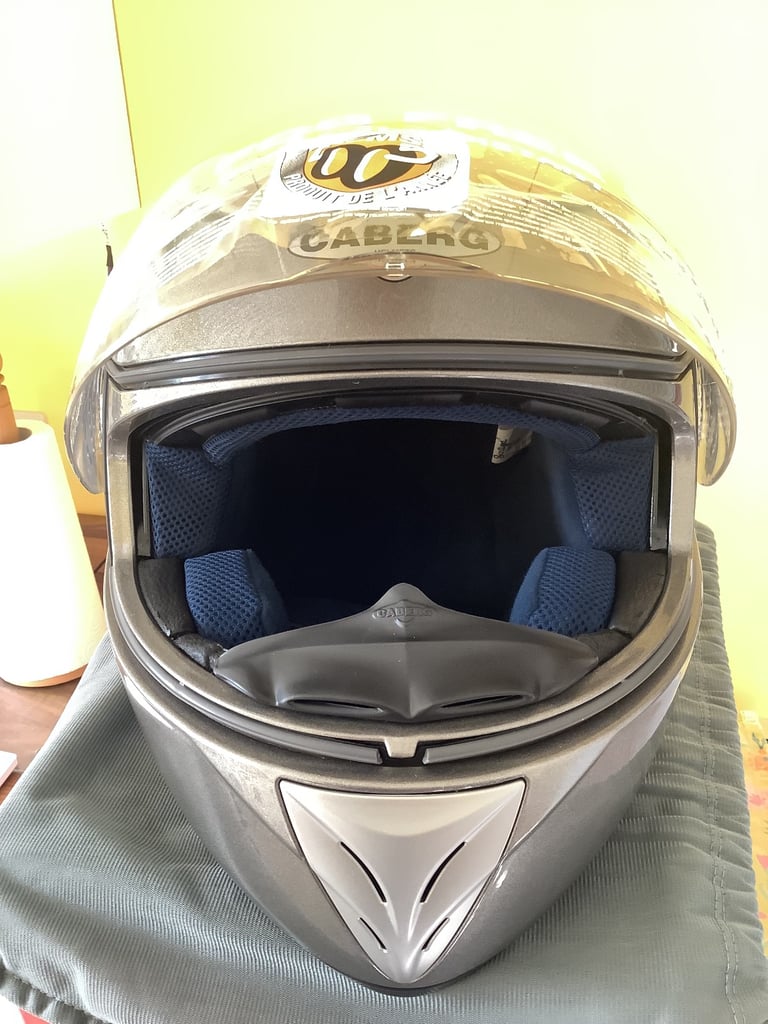 Full Face Motorcycle Helmet, Caberg V2 Titanium, Size Small, 55-56cm, Excellent. 