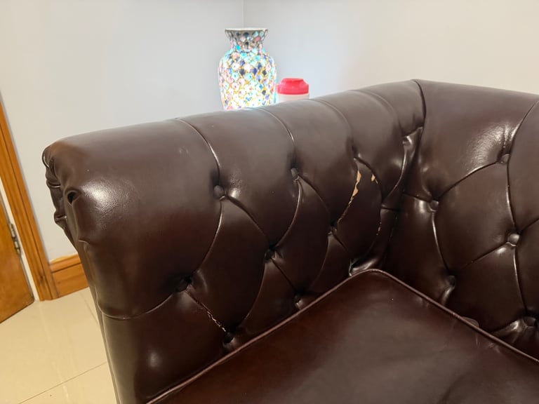  Classic Chesterfield brown 2-seater sofa x2