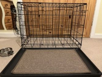 image for Medium Sized Black Metal Dog Crate - Size L75cm x W47cm x H55cm