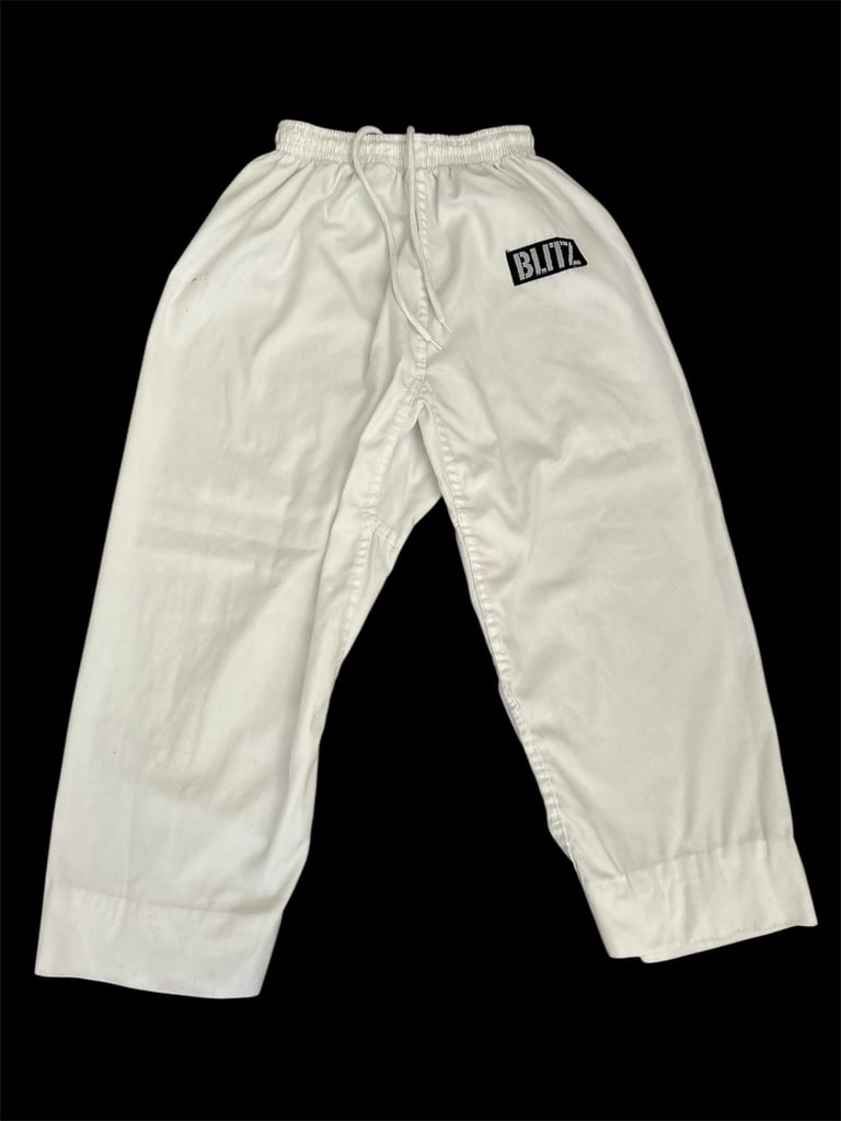 Blitz Complete Lightweight Karate Gi 6oz & Belt Size Inside Leg 22”-25”