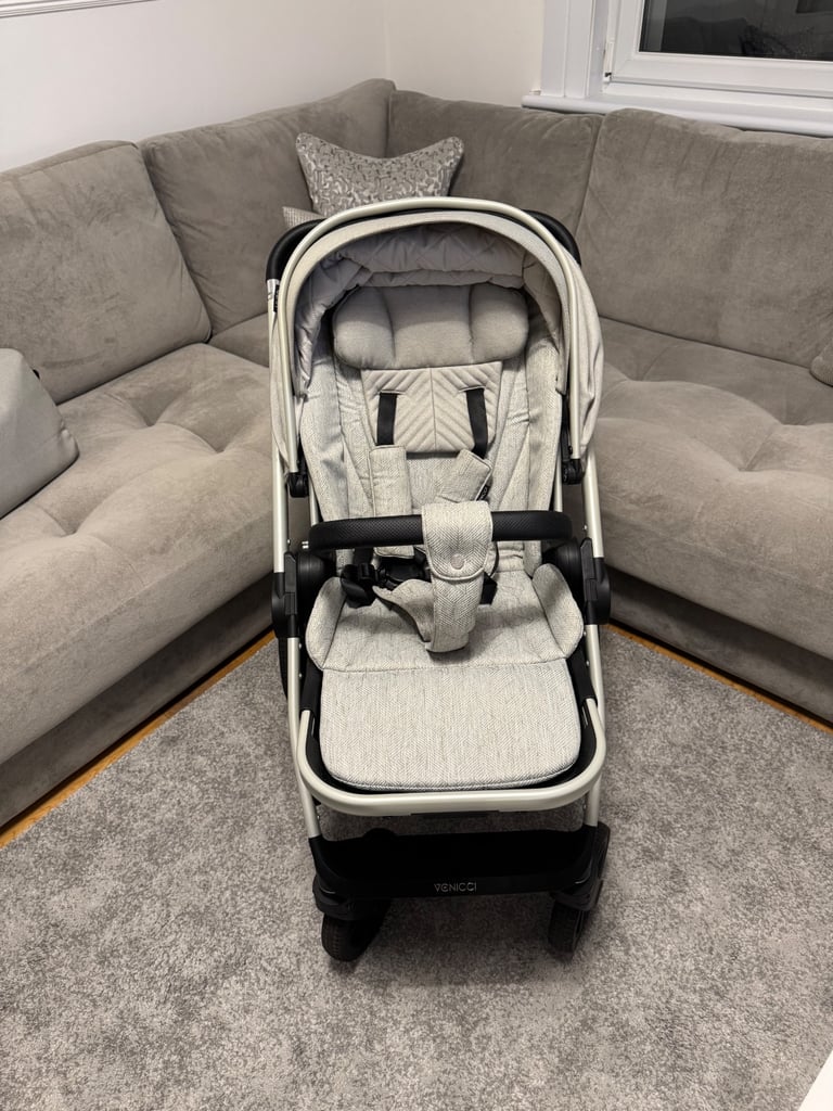 Grey Venicci Upline Pram