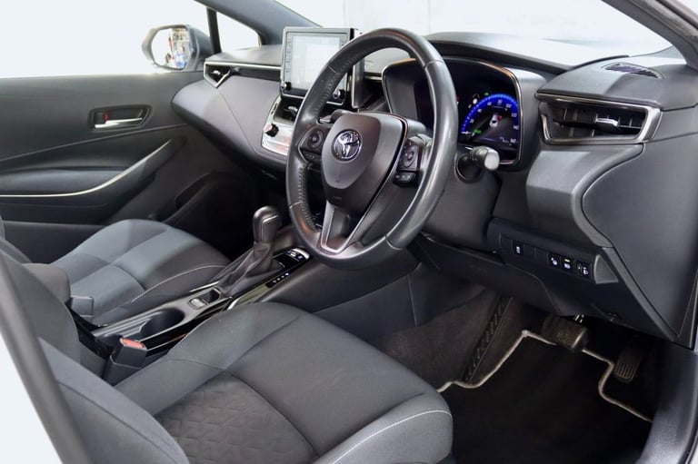 2020 Toyota Corolla 2.0 VVT-h Design Hatchback 5dr Petrol Hybrid CVT Euro 6 (s/s) (184 ps) Hatchb...