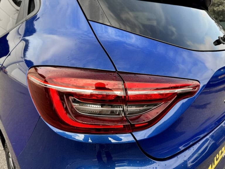 2021 Renault Clio 1.6 E-TECH Hybrid 140 Iconic 5dr Auto HATCHBACK PETROL/ELECTRIC Automatic