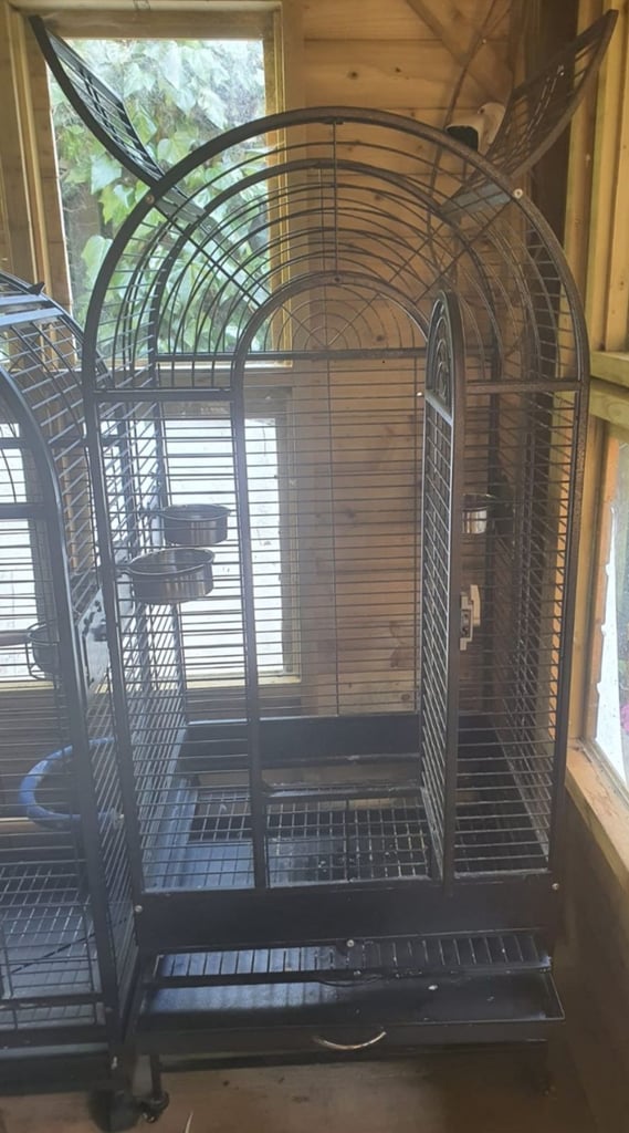 image for Large bird cage open top on wheels