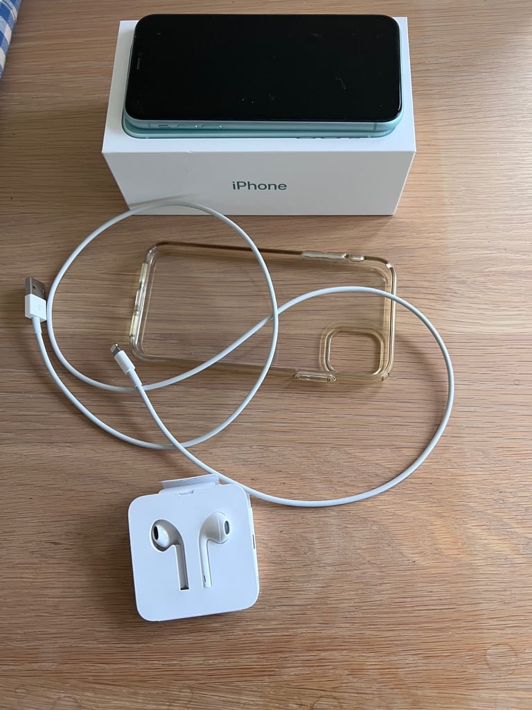 Apple iPhone 11, UNLOCKED, 64GB, Green -  Very Good Condition