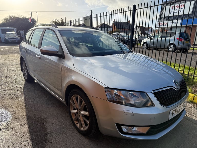 image for Spare and Repair! Skoda, OCTAVIA, Estate, 2013, Semi-Auto, 1598 (cc), 5 doors
