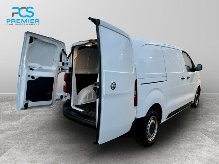 2022 Vauxhall Vivaro Electric 3100 Dynamic Panel Van Electric Automatic