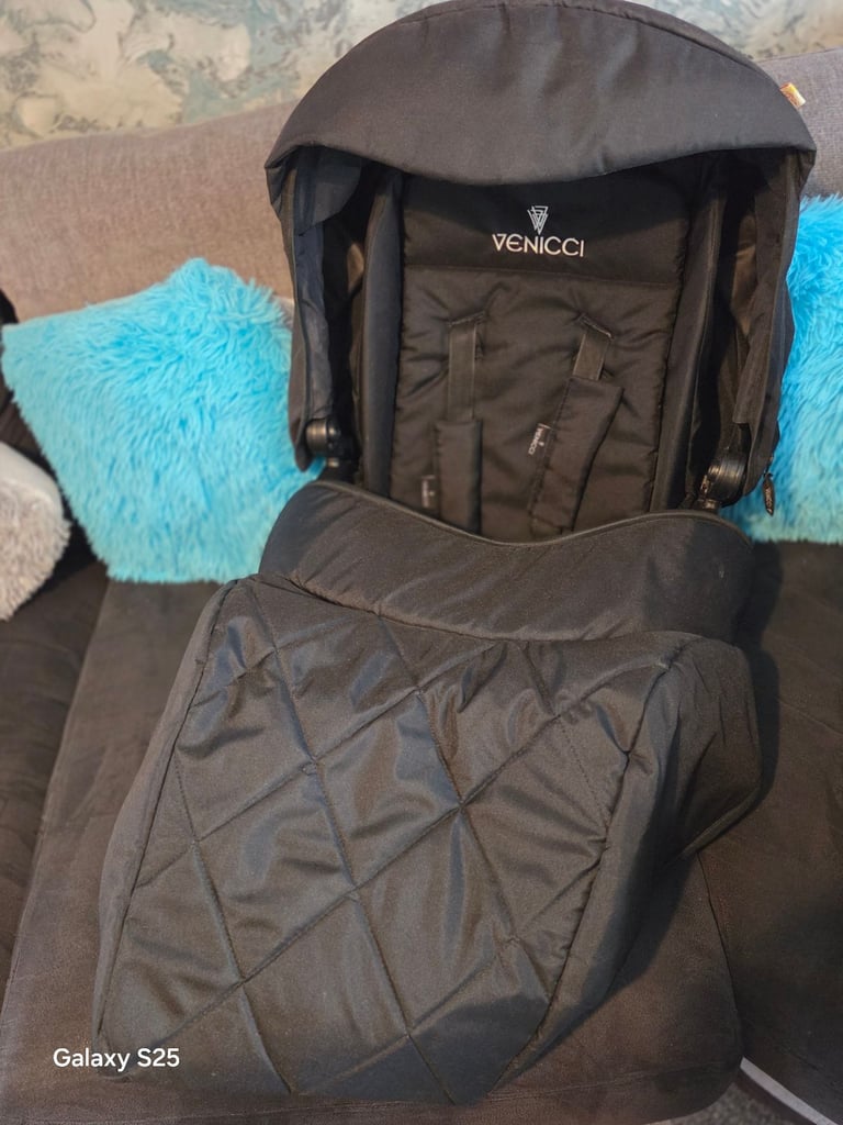 Venicci travel system 