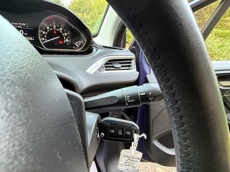 2012 Peugeot 208 1.4 VTi Allure Hatchback 5dr Petrol Manual Euro 5 (95 ps)