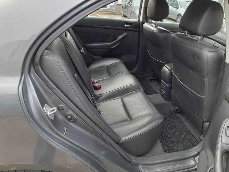 Toyota AVENSIS 2006 2.0 petrol automatic 