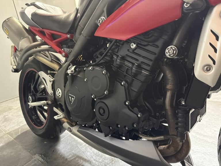 2026 TRIUMPH SPEED TRIPLE R 1050 PERFORMANCE NAKED BIKE WITH ARROW CANS