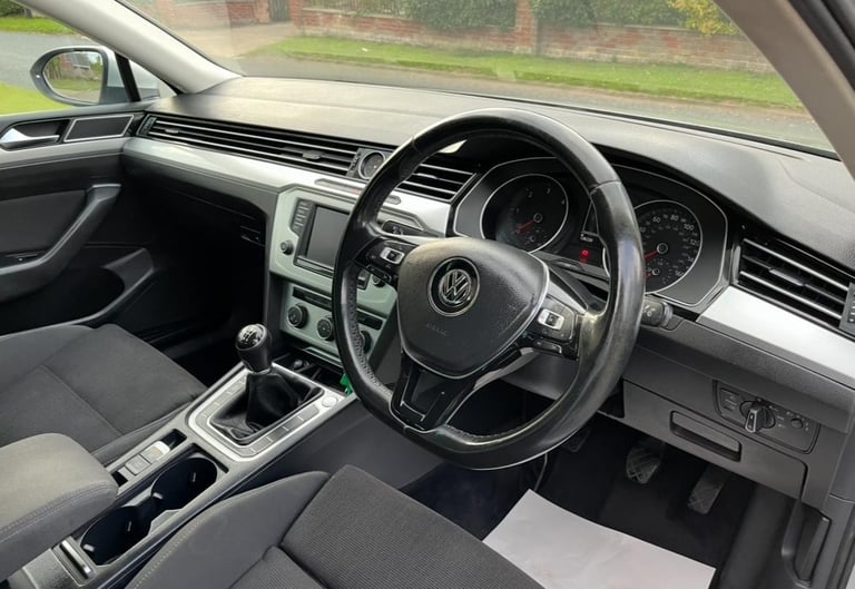 2015 VOLKSWAGEN PASSAT 2.0 TDi SE BUSINESS BLUEMOTION LONG MOT JUST SERVICED!