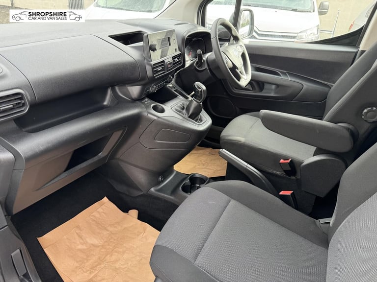 2020 Vauxhall Combo 2000 1.5 Turbo D 100ps H1 Sportive Van PANEL VAN DIESEL Manual