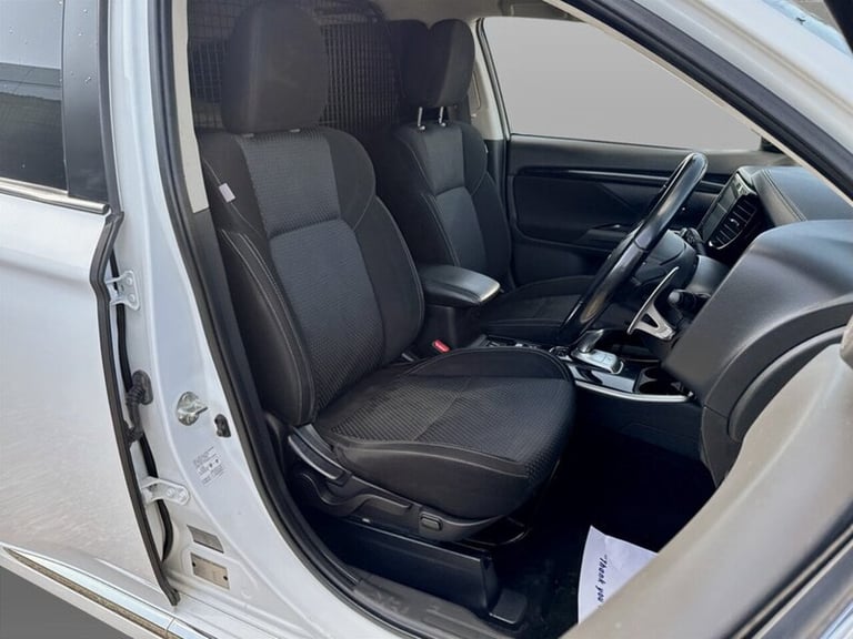 2020 Mitsubishi Outlander h TwinMotor Reflex Plus SUV HYBRID Automatic