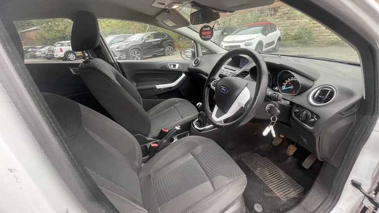 2016 Ford Fiesta 1.0 EcoBoost Zetec White 5dr HATCHBACK PETROL Manual