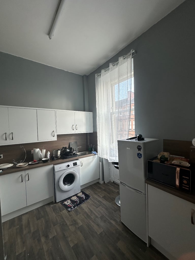 FURNISHED 2-bedroom ALL UTILITIES INCLUDED or Double/Twin Rooms Bridgeton G40 Glasgow Green Park