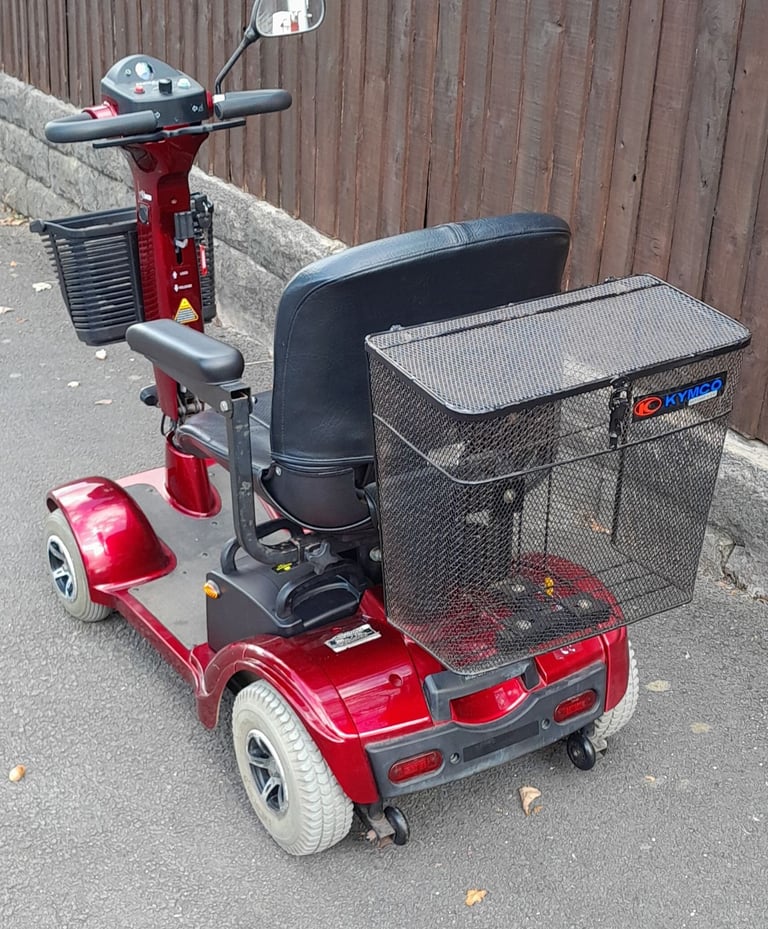 ROMA SORRENTO MOBILITY SCOOTER, WITH 2 BRAND NEW BATTERIES