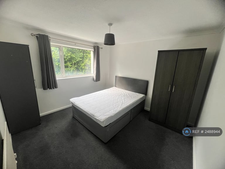 1 bedroom in Longdon Close, Redditch, B98 (#2488944)
