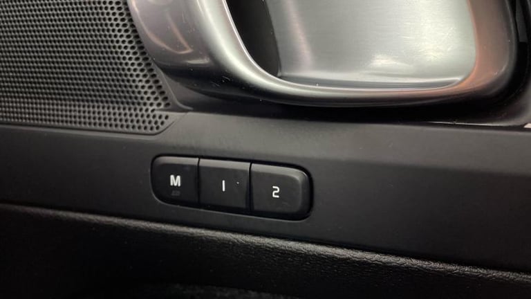 2025 Volvo XC40 Plus B4 Mild hybrid Petrol Dark Automatic SUV Petrol Automatic