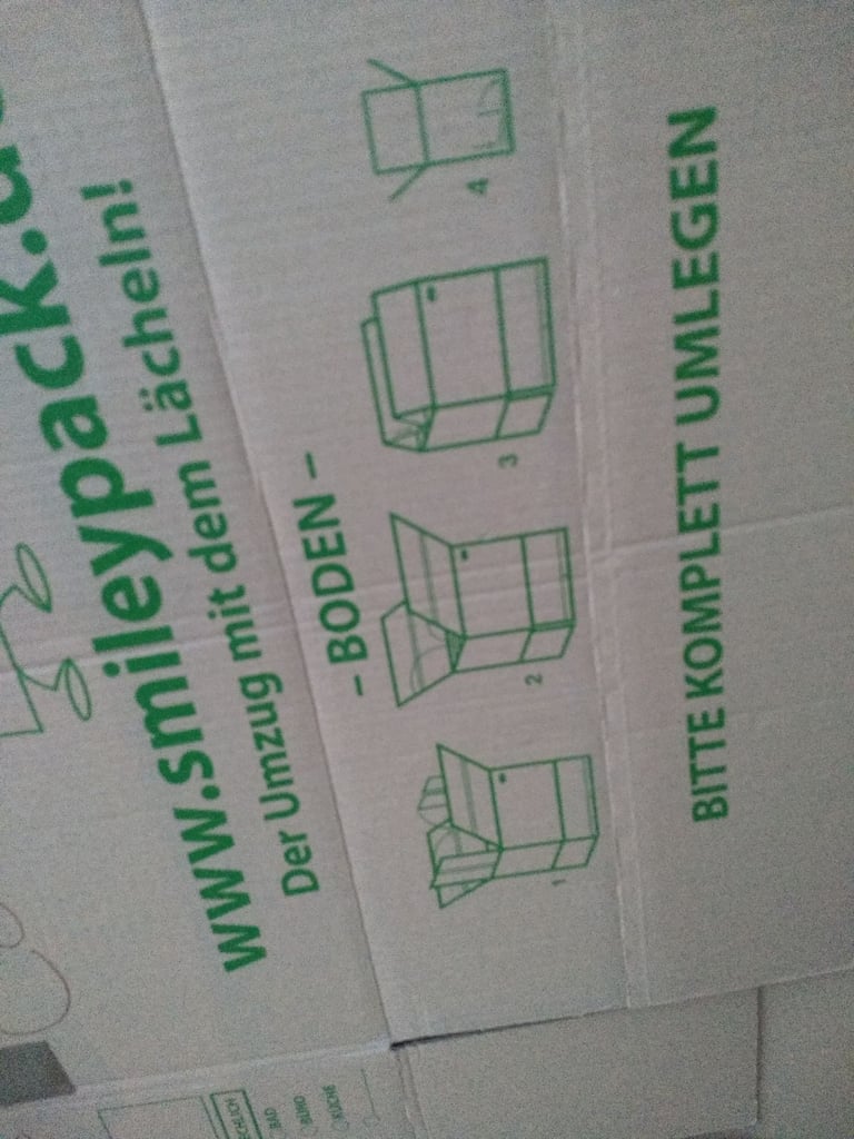 9 Smiley pack moving boxes. 60x30x33cm