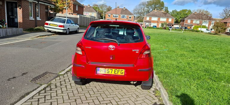 Toyota Yaris SR, 5 door Hatchback, 2007, Manual, 1.3 petrol.