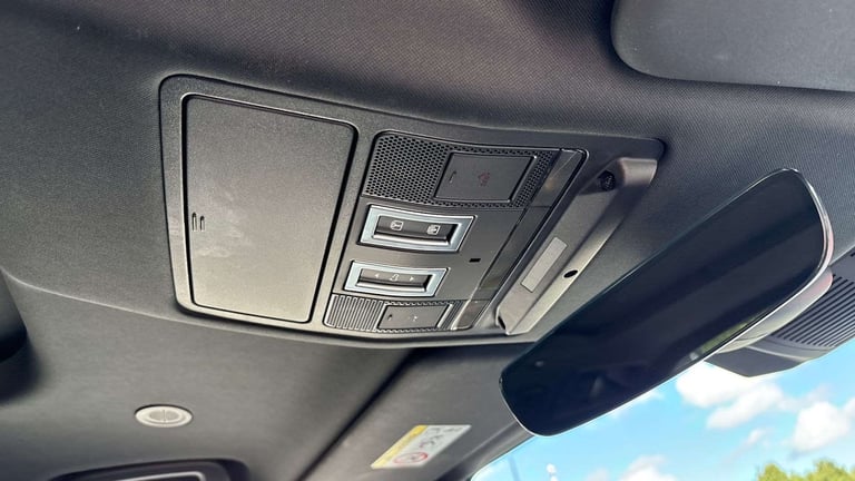 2021 Land Rover Defender 3.0 D300 X-Dynamic HSE 110 5dr Auto [7 Seat] ESTATE DIESEL Automatic