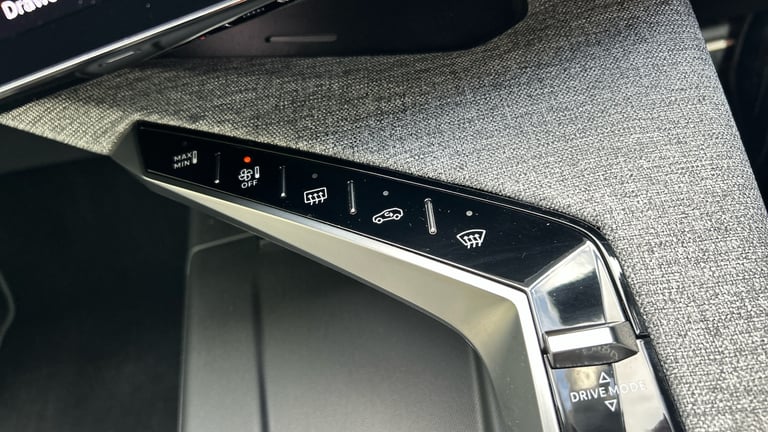 2025 Peugeot 5008 1.2 Hybrid 136 GT 5dr e-DSC6 Petrol Estate Estate Petrol Automatic